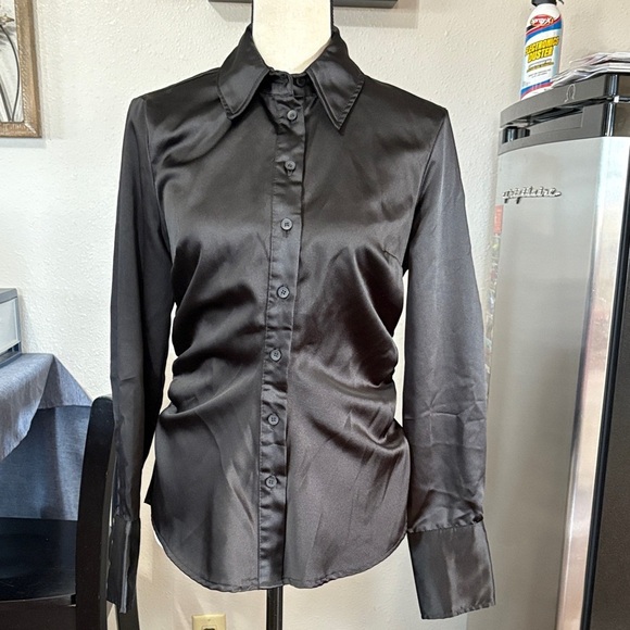 Topshop Tops - Women’s Topshop Size 6 Silky Rusched Sides Long Sleeve Button Down Shirt